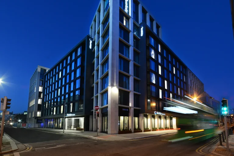 Travelodge Plus Hotel Exterior