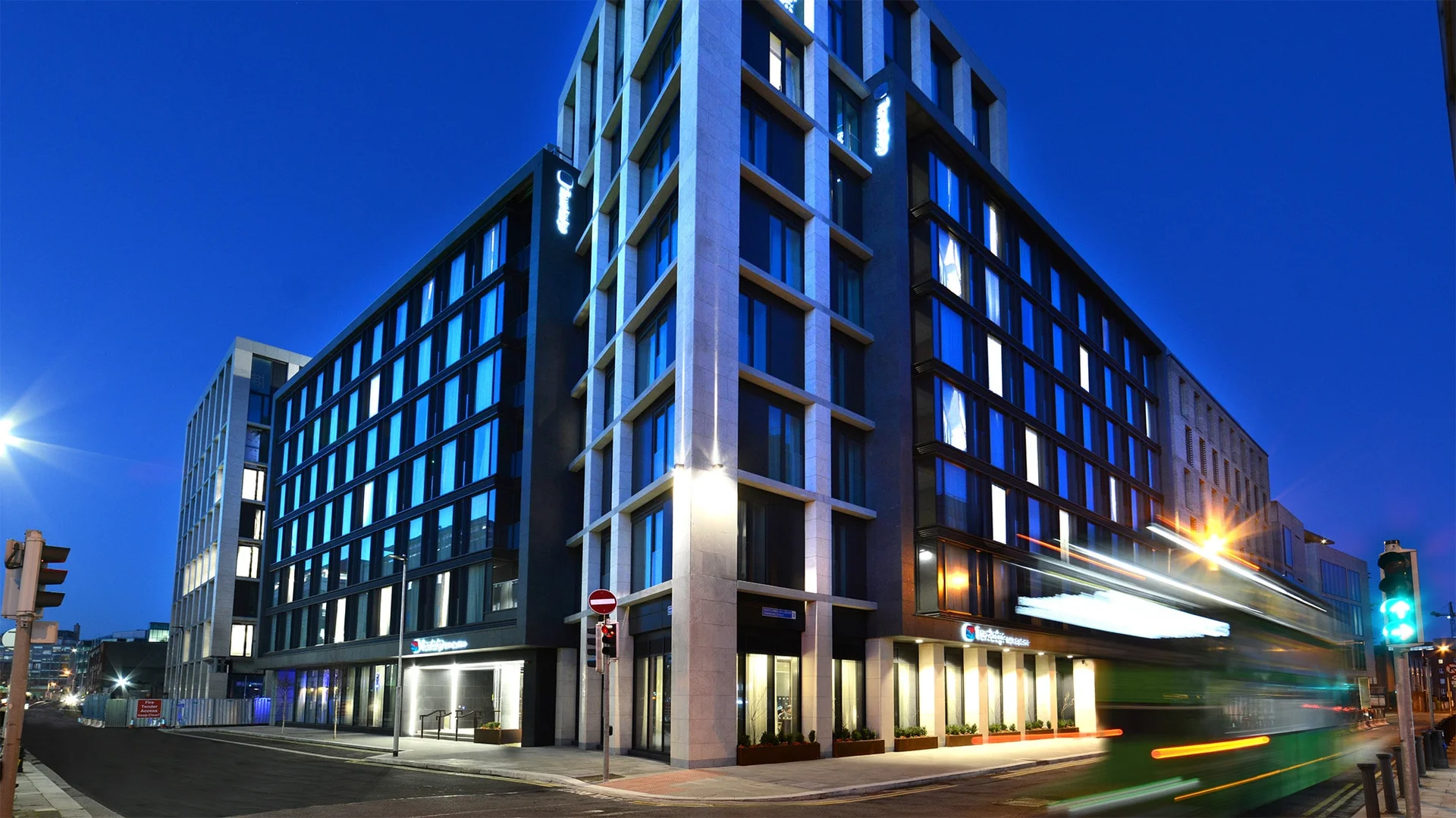 Exterior Travelodge Plus